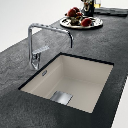 Po stalviršiu montuojama granitinė plautuvė Franke Kubus 2, KNG 110-52, Slate Grey